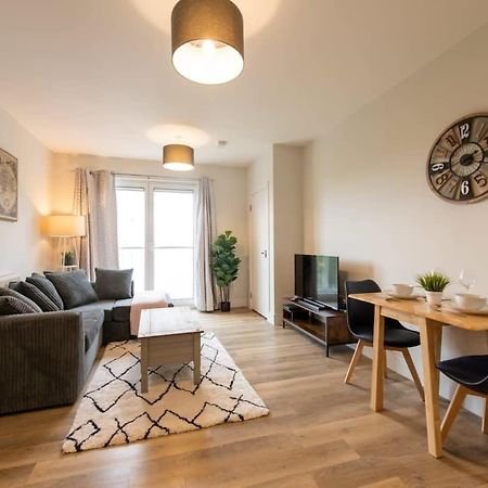 Fantastic 1 Bed Apartment In Crawley Экстерьер фото