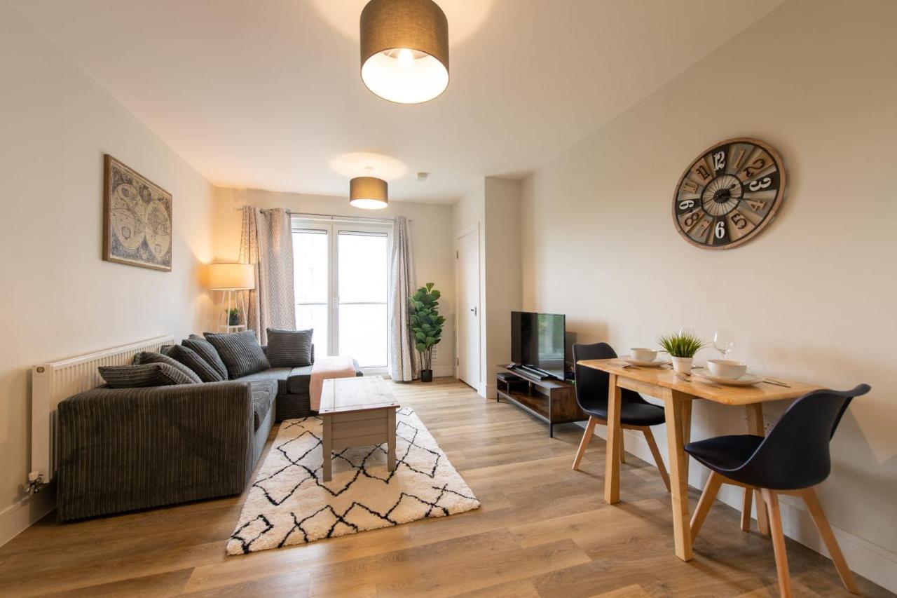 Fantastic 1 Bed Apartment In Crawley Экстерьер фото